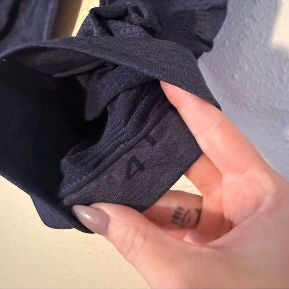 Lululemon flow crop navy leggings 4 - Picture 2 of 4